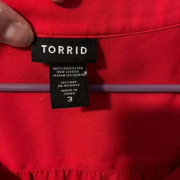 Torrid Red Button-Tab Blouse- size 3 - Picture 7 of 8